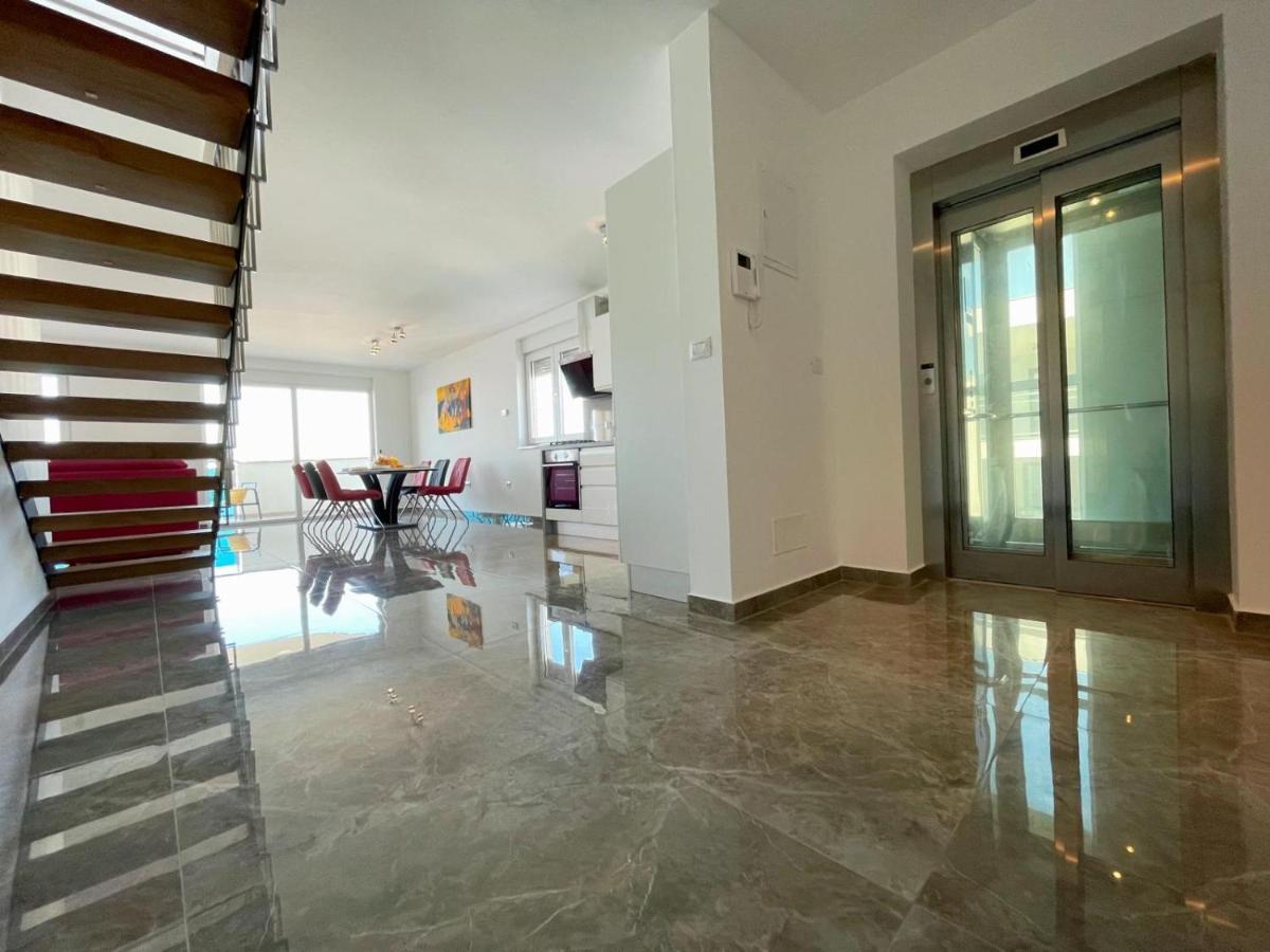 Seascape Deluxe Residence ปิเยชชานา อูวาลา ภายนอก รูปภาพ