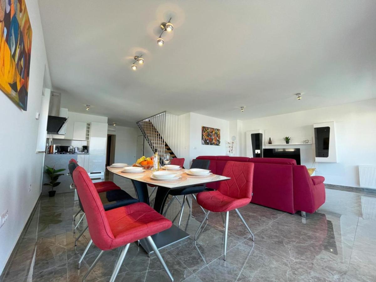 Seascape Deluxe Residence ปิเยชชานา อูวาลา ภายนอก รูปภาพ