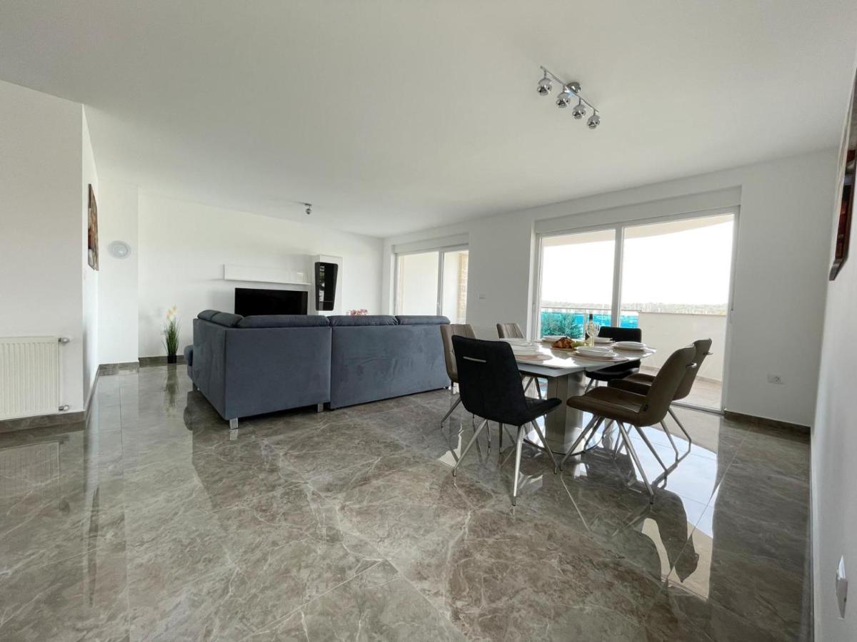 Seascape Deluxe Residence ปิเยชชานา อูวาลา ภายนอก รูปภาพ
