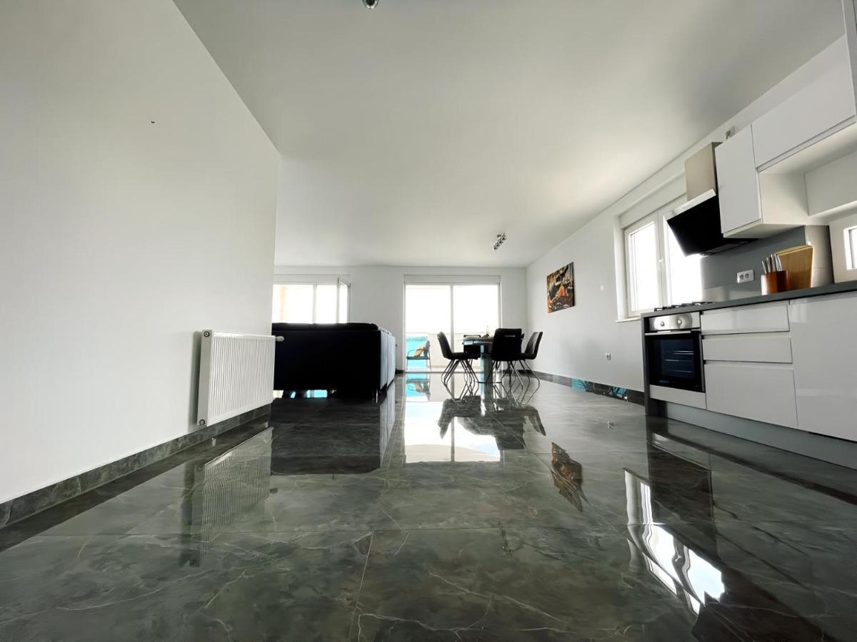 Seascape Deluxe Residence ปิเยชชานา อูวาลา ภายนอก รูปภาพ